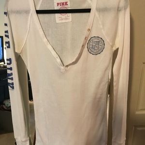 Extremely light lounge or sleepwear top